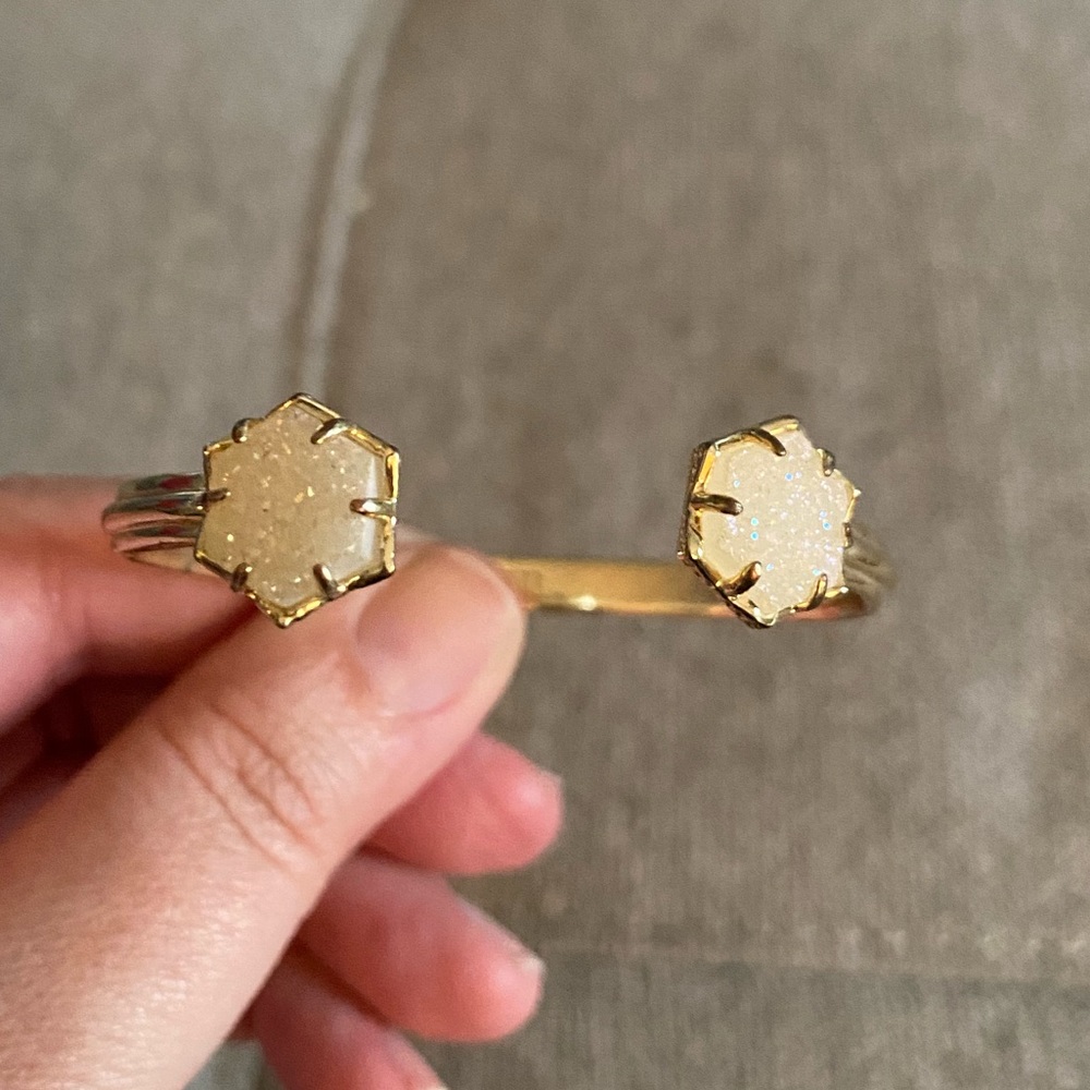Kendra Scott Gold and Cream Bracelet - Picture 2 of 4